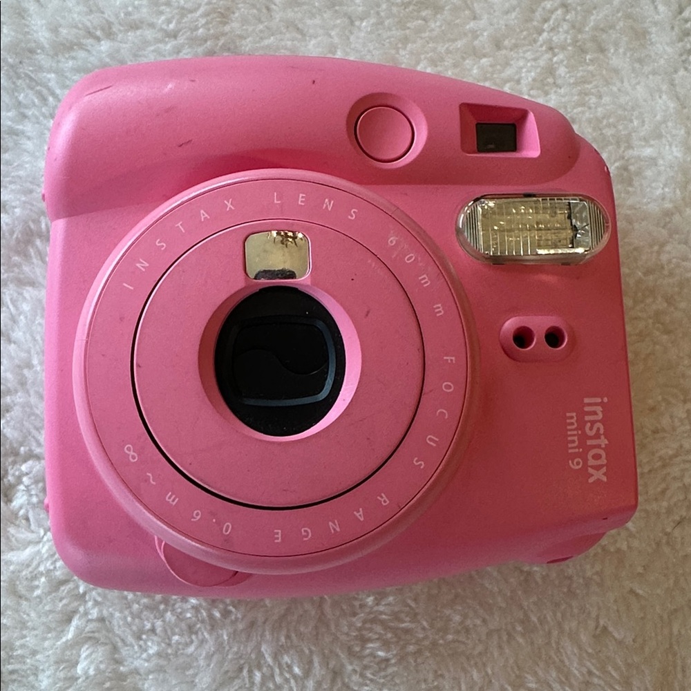 Instax mini 9 camera
Camera - Picture 2 of 3